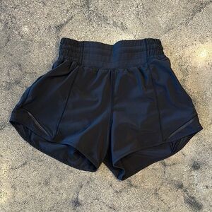 Lululemon Hotty Hot High-Rise Lined Short 2.5”
